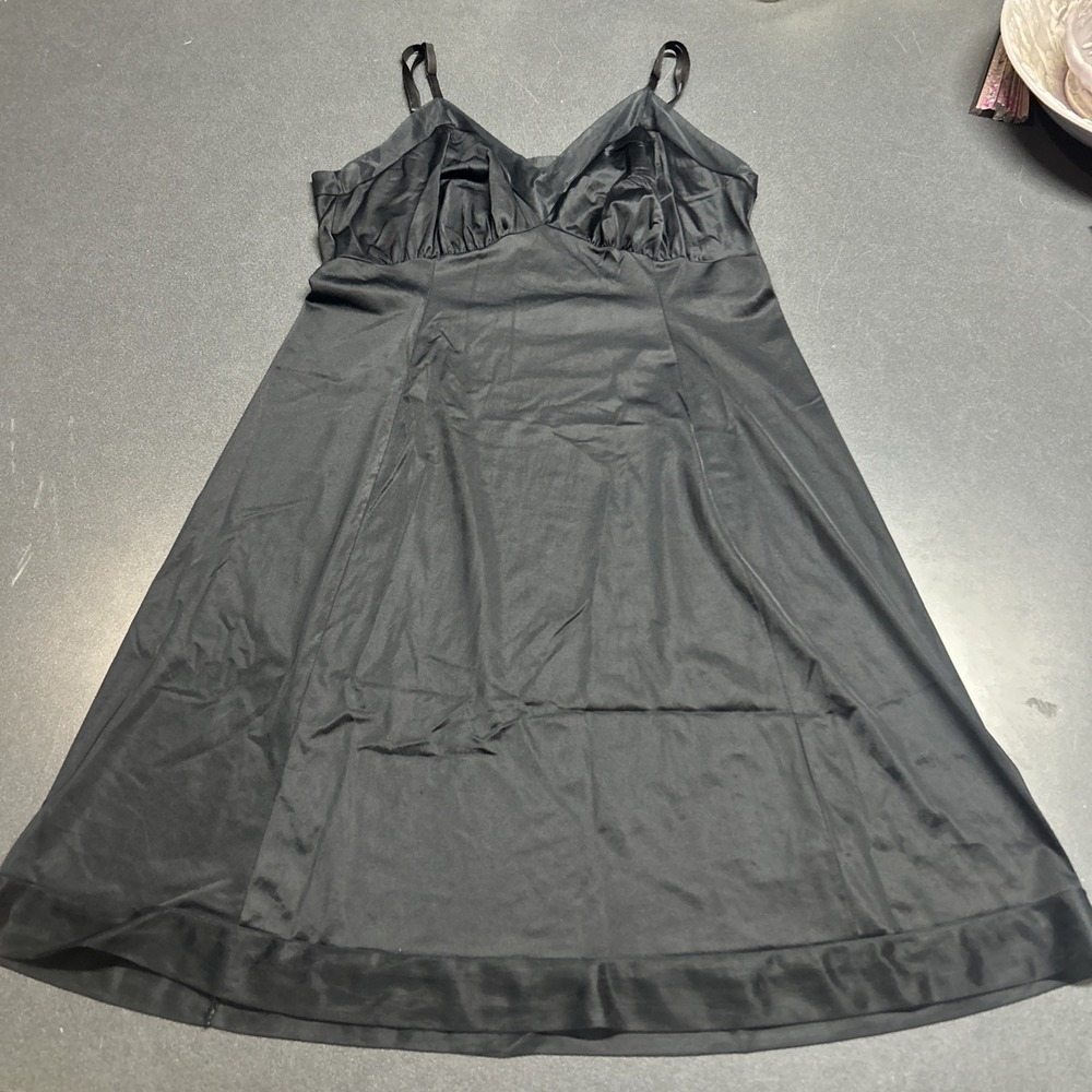 VTG Van Raalte Womens Slip Dress 40 A Black Satin Nylon USA Romantic Whimsigoth